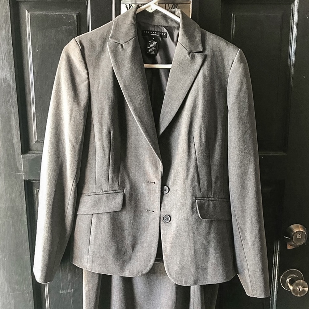 Apostrophe Gray 3-piece Business Suit - Jacket, Pants and Skirt.